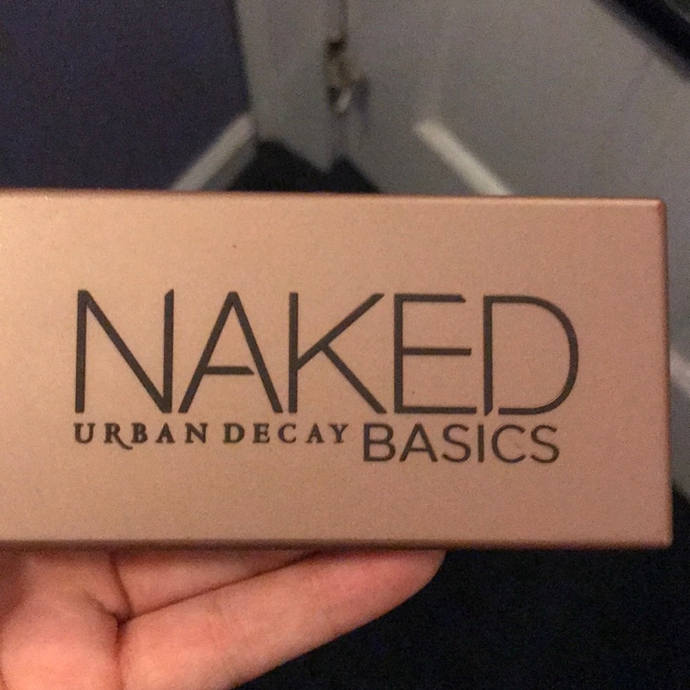 BRAND NEW NAKED Basics Eye Shadow Palette